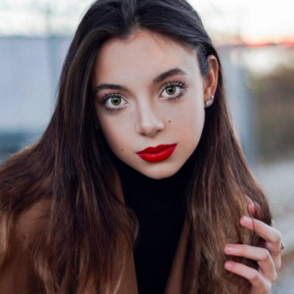 Meet your Posher, Haley - Picture 1 of 1